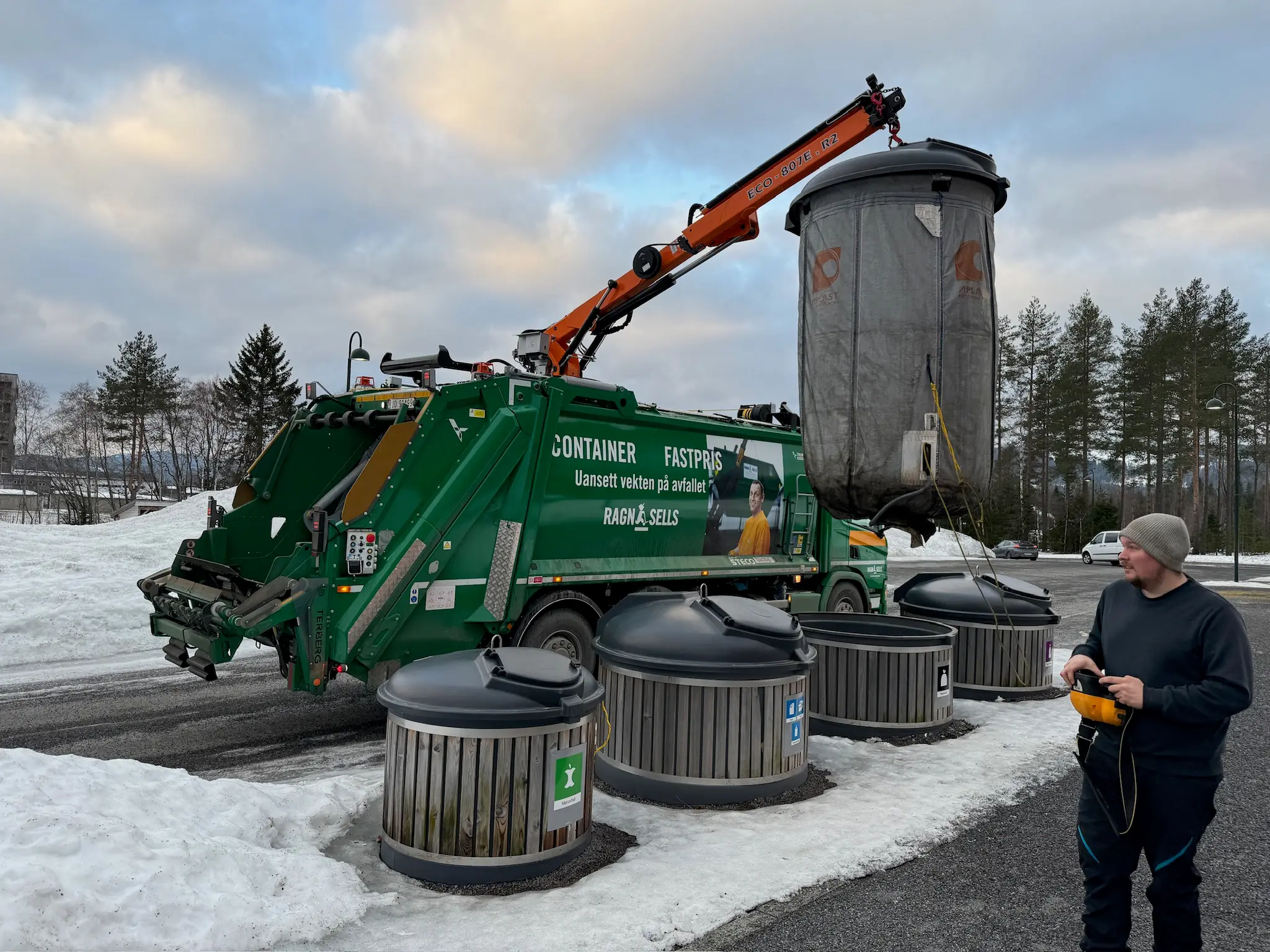 Terberg OL21W baklastare med vinsch och kran