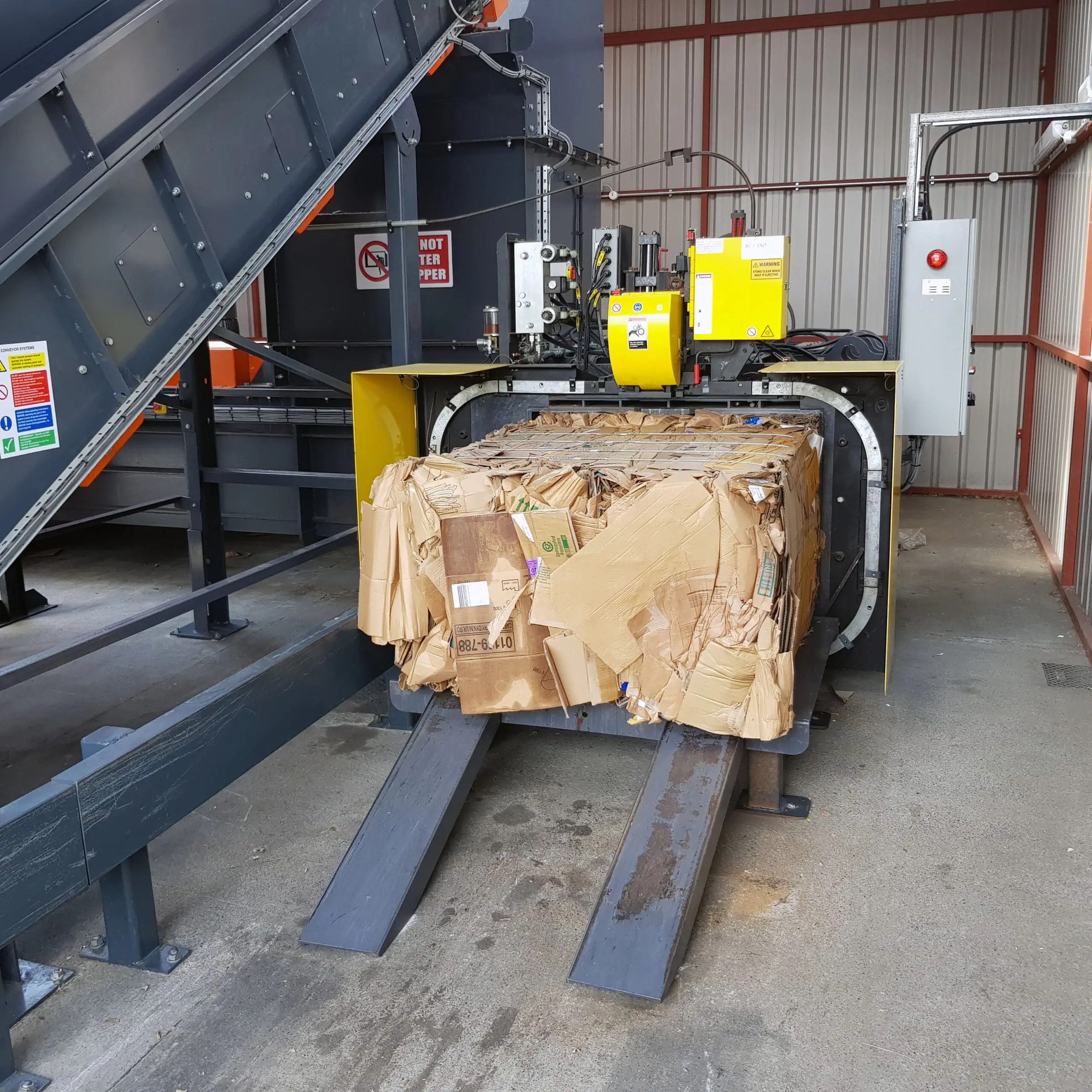CKTR63 – Balpressar, levert av CK International